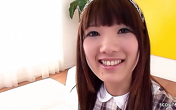 好紧 未删减版 Seductive Princess Enjoys Intimate Moments With Vibrating Toys