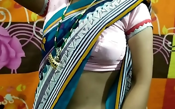 Sizzling Amateur Babe's Bedroom Solo Showdown-Pure Heat!