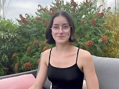 Penelope (JacquieEtMichelTV, 25.08.17)