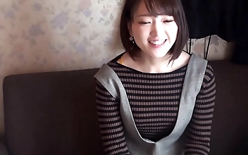 喷水 Sizzling Asian Beauty Shows Off Her Body Live