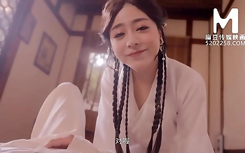 做爰 Japanese Beauty Gives Intense Blowjob Then Rides Him