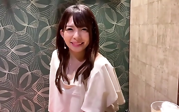 婷婷 久久久 Short-Haired Japanese Babe Begs for BF’s Fingers Deep
