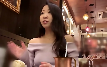 另类 做爰视频 Junna Enjoys Intense Finger Play and Rough Sex
