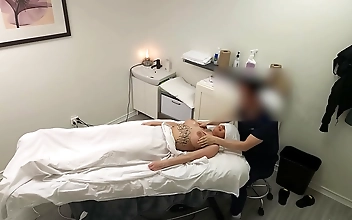 黄色 国产视频 Masterful Japanese Beauty Shows Off Her Expert Blowjob
